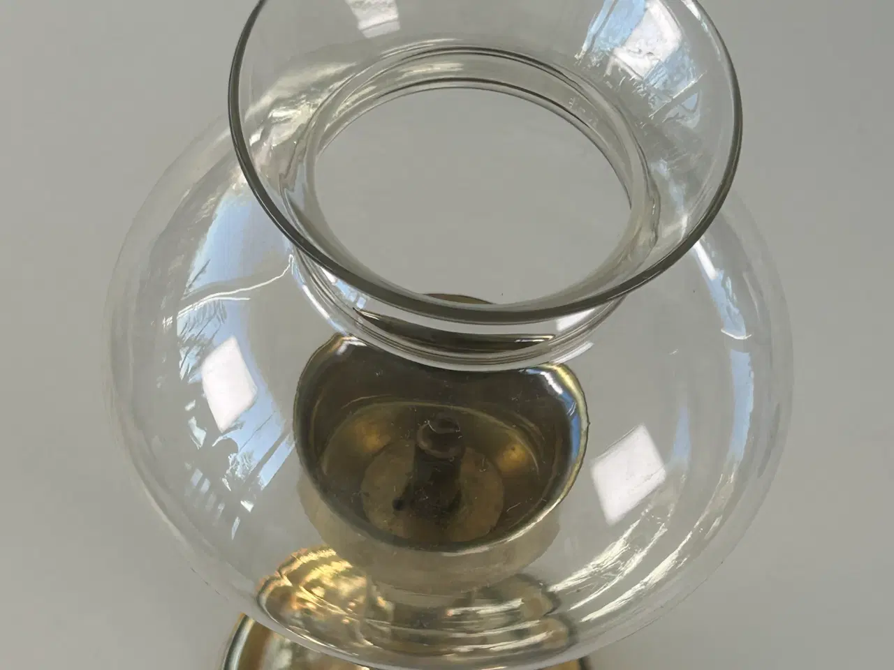 Billede 7 - Vintage messing olielampe med klar glaskuppel – el