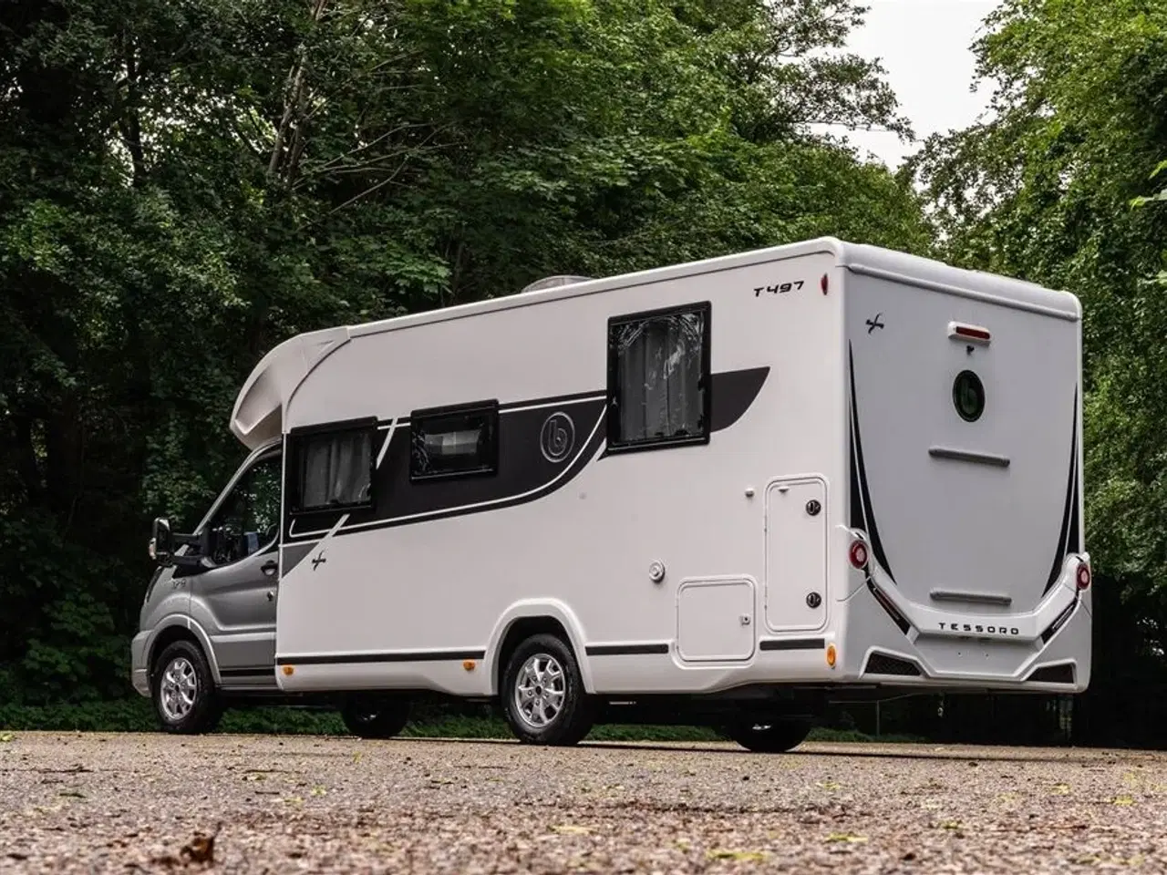 Billede 11 - 2026 - Benimar Tessoro 497   Luksus Vintervogn med Queens seng