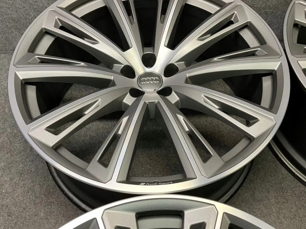 Billede 2 - ALUFÆLGE AUDI Q8 RSQ8 23"
