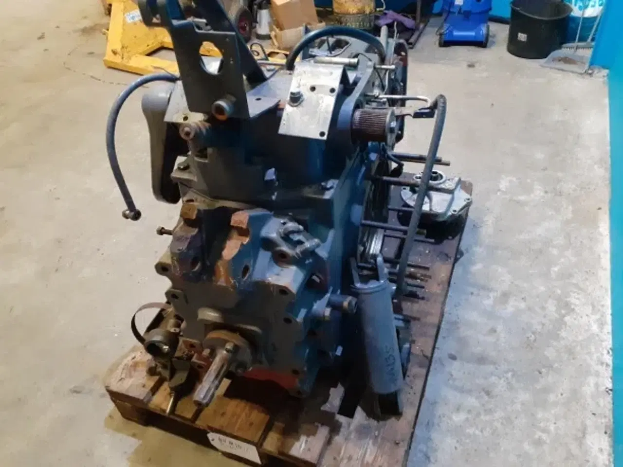 Billede 15 - New Holland M135 Bagtøj