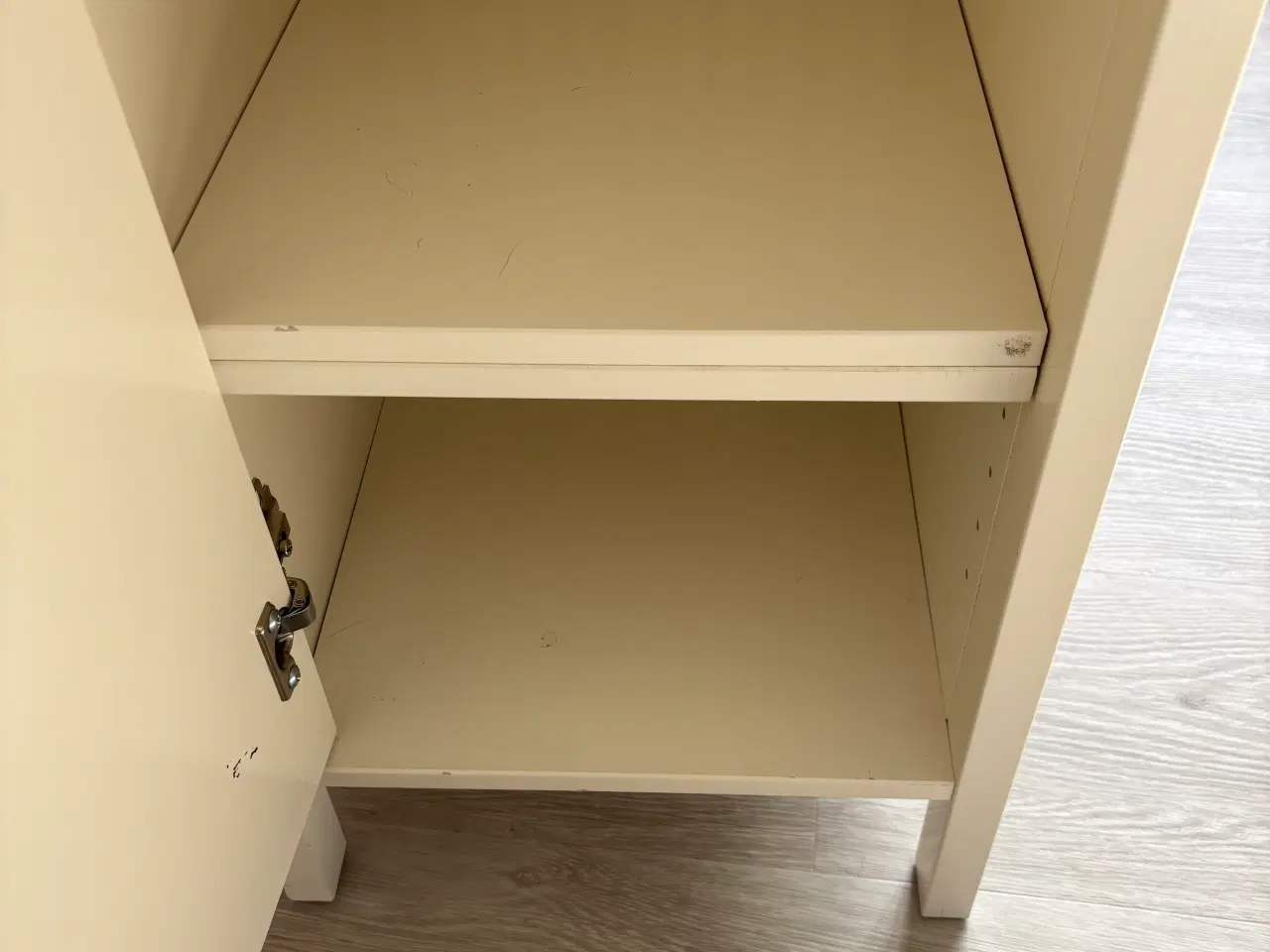Billede 2 - Natbord