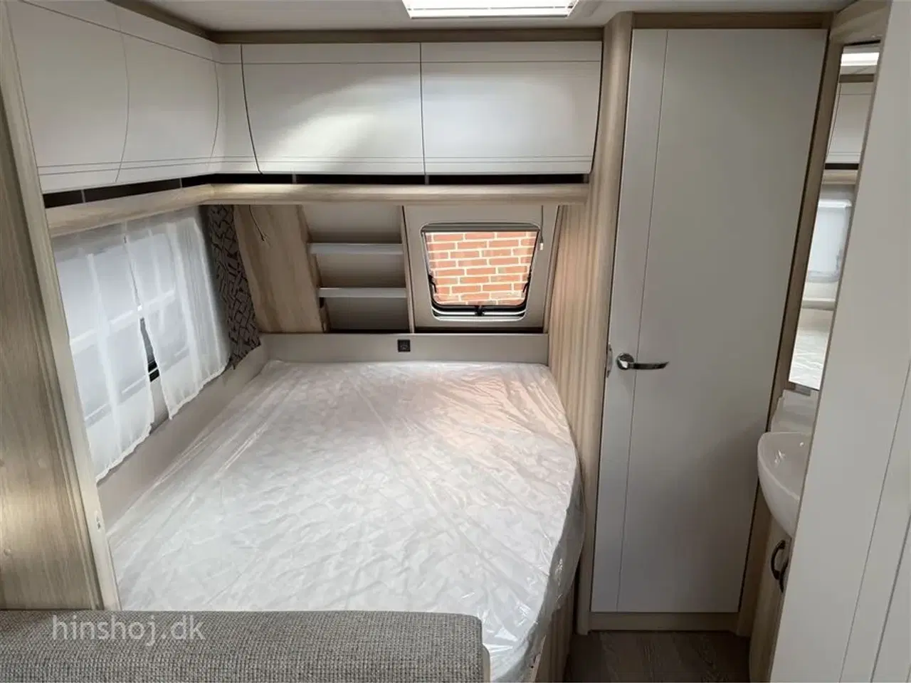 Billede 4 - 2025 - Hobby De Luxe 400 SFE   Fantastisk rejsevogn fra Hobby med en dejlige franskdobbelt seng fra Hinshøj Caravan.