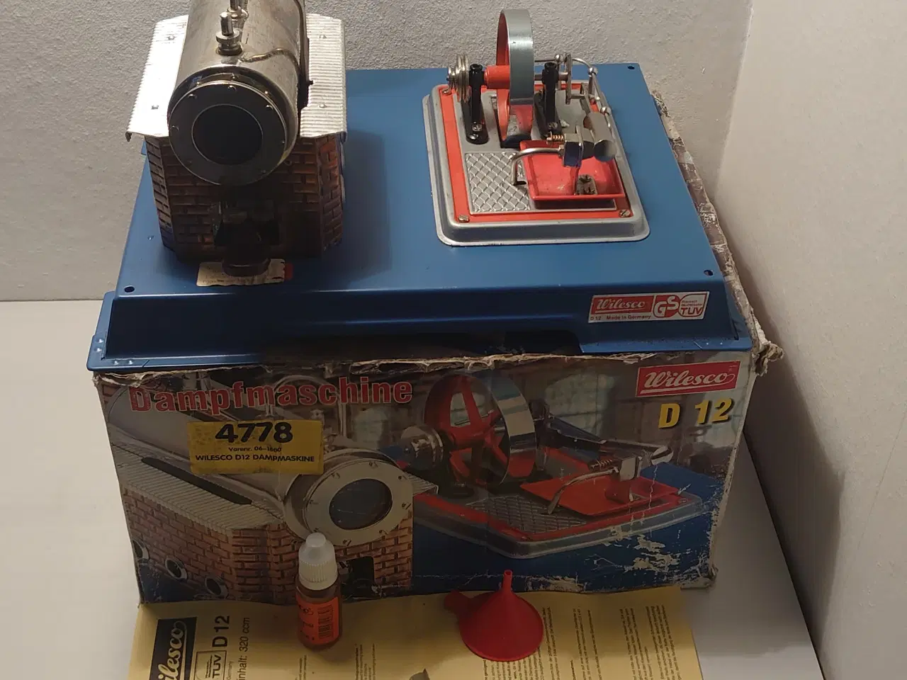 Billede 1 - Wilesco dampmaskine D12 incl.kasse, vejl. og olie.