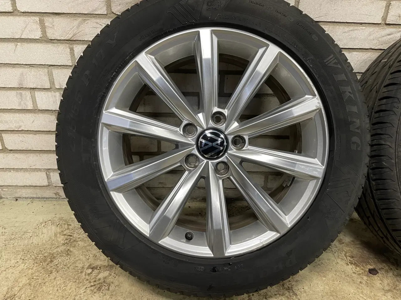 Billede 3 - 17 VW Passat 215/55r17 Ref.223 sommer