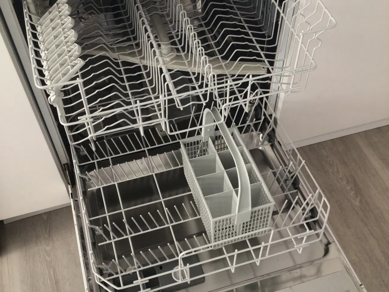 Billede 5 - Zanussi ZDF 220 opvaskemaskine