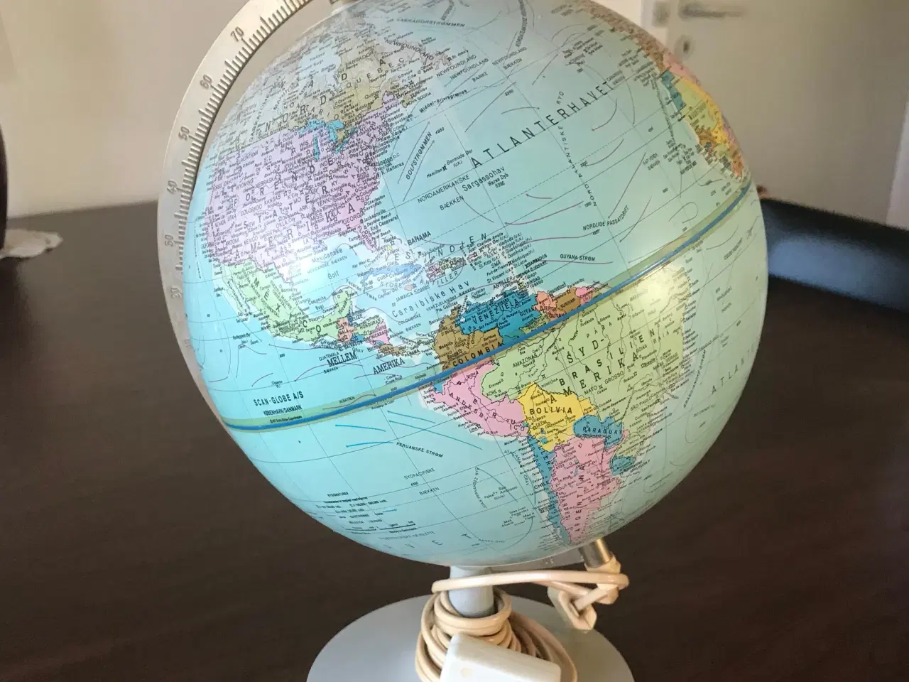 Billede 1 - Globus - omkring 40 år gammel