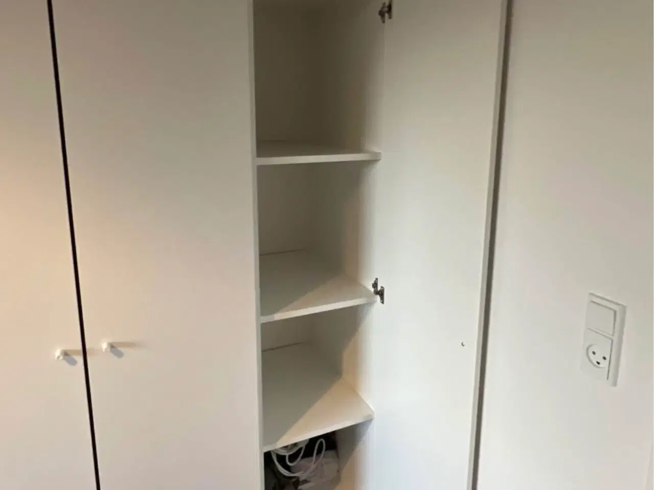 Billede 2 - Kleppstad Ikea garderobeskab i god og pæn stand 