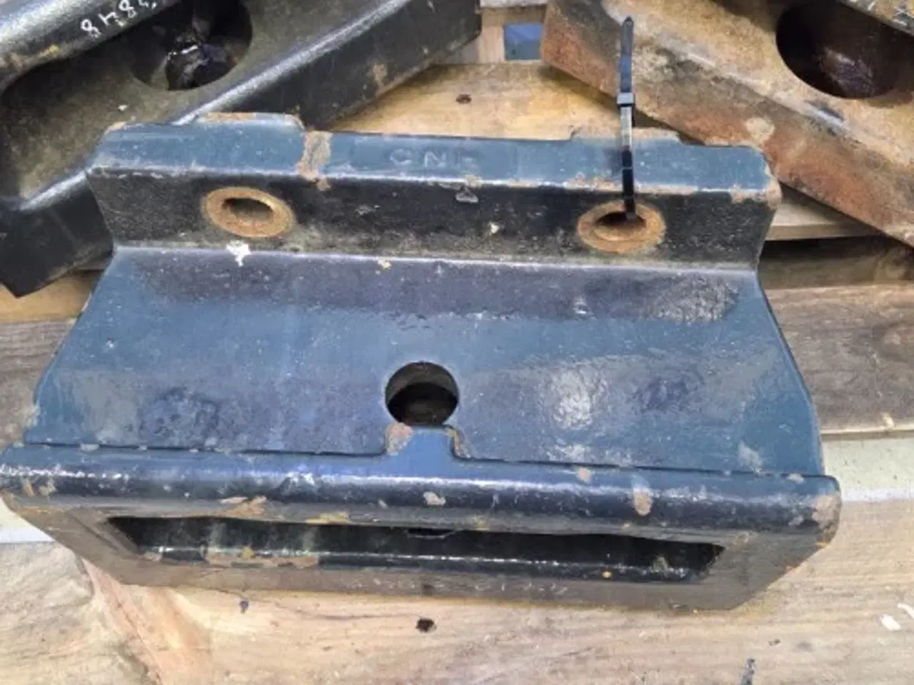 Billede 7 - Case Quantum 85C Support 47123848  3Stk