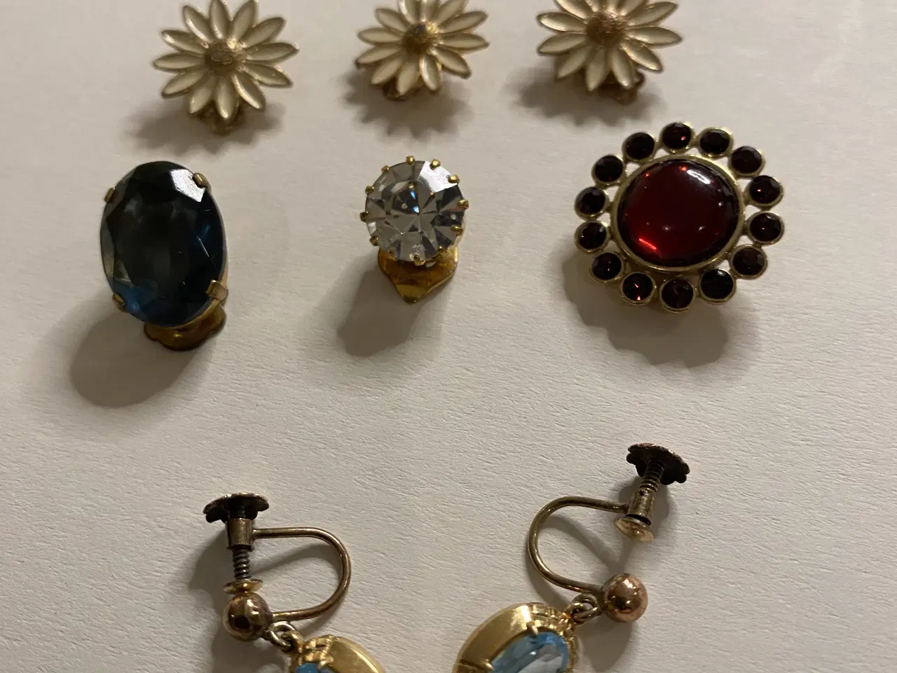 Billede 1 - Øreringe forgyldt og broche