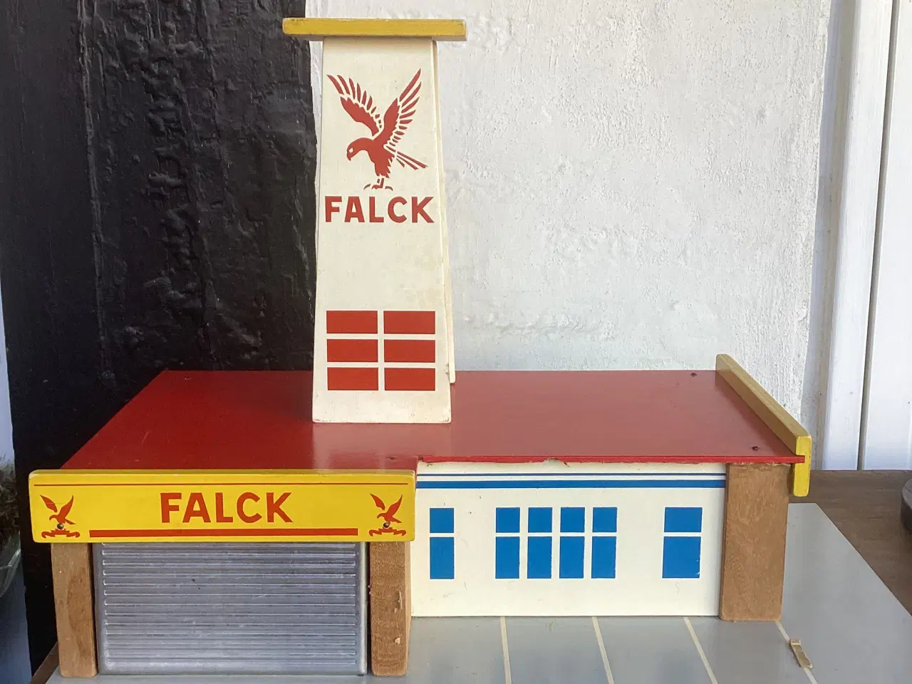 Billede 2 - Retro Falck station