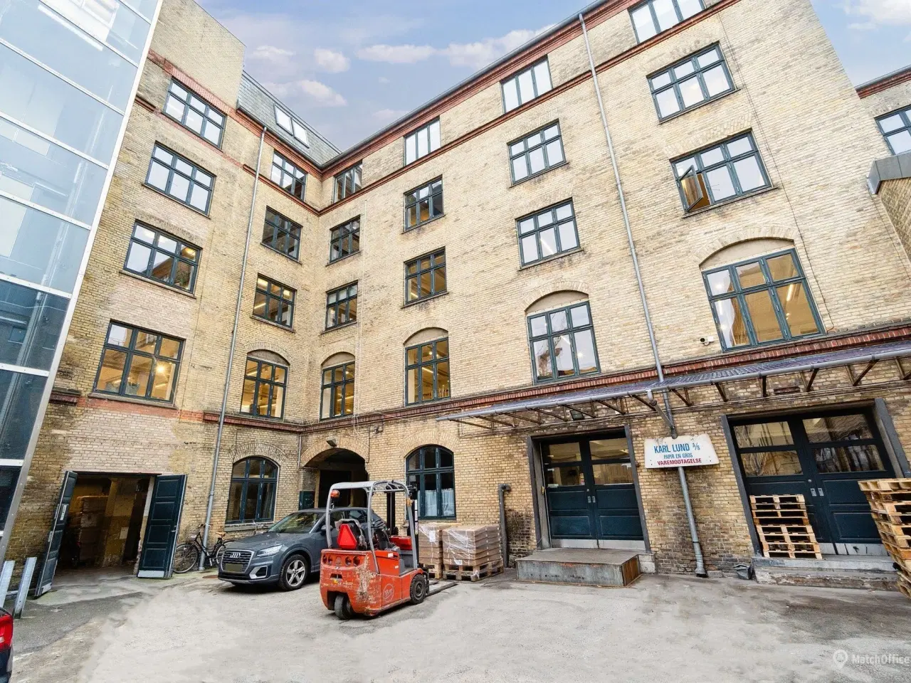 Billede 18 - Pakhus med stor privat tagterrasse og vareelevator