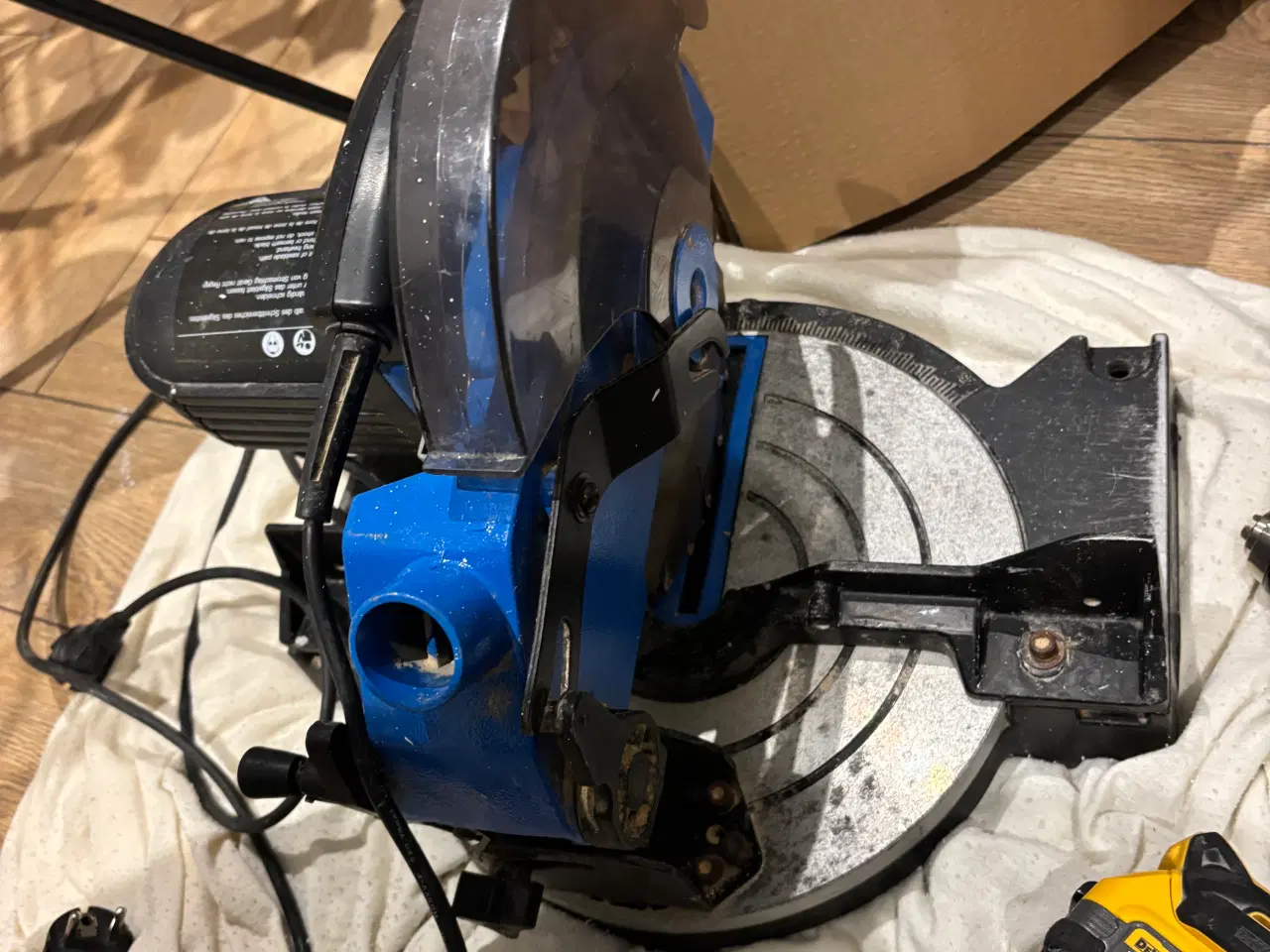 Billede 2 - 🪚 Elektra Beckum KS 210 HM Plus kap-/geringssav