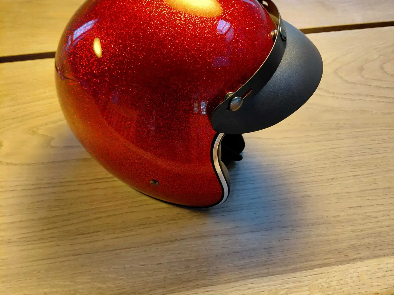 Billede 1 - Mega fed hjelm i metallic rød