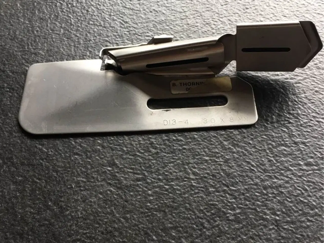 Billede 1 - Kantbåndfod fra nedlagt systue