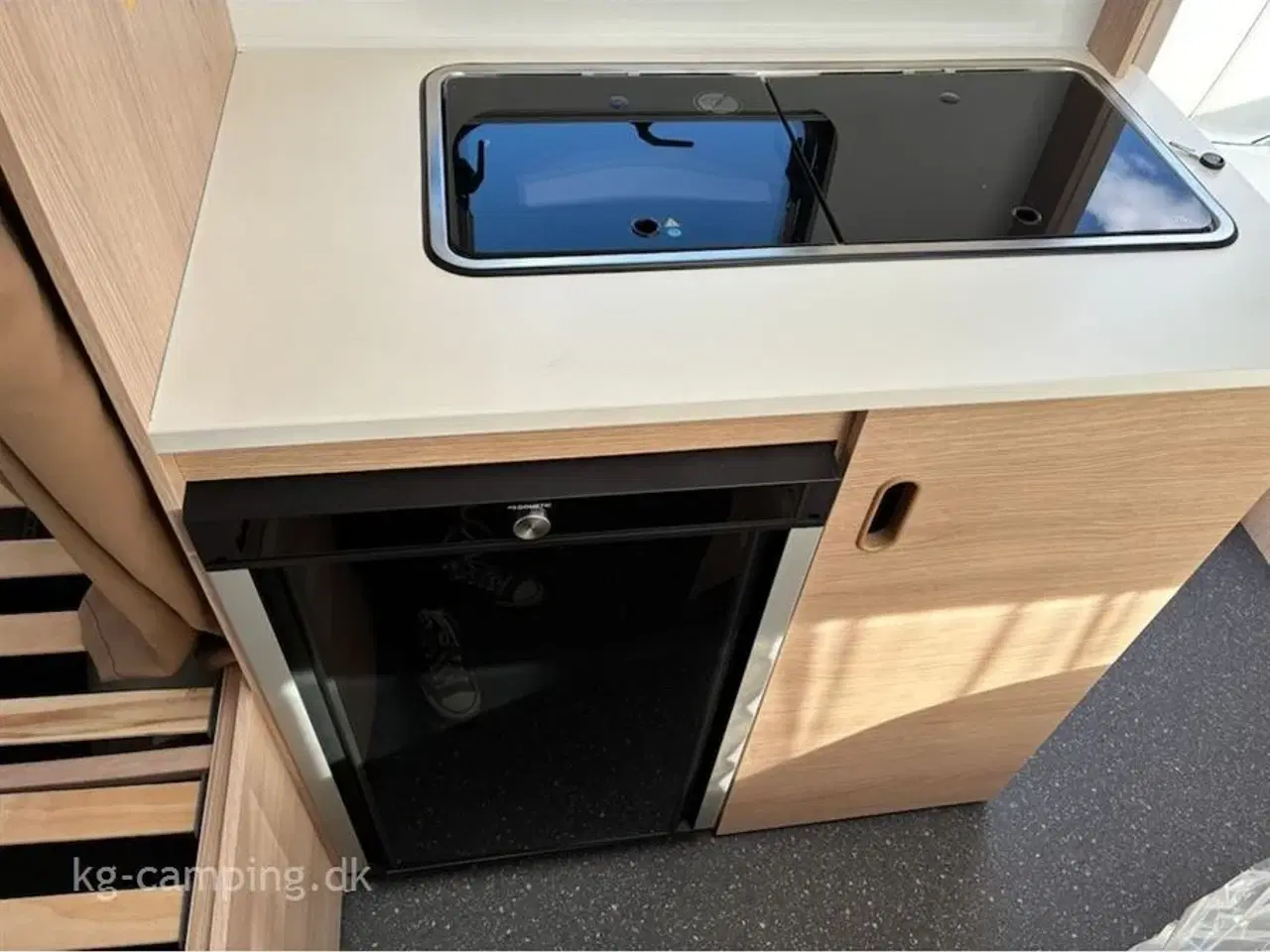 Billede 6 - 2026 - Adria Aviva 400 PS   Super Rejsevogn med lav vægt og dobbelt seng