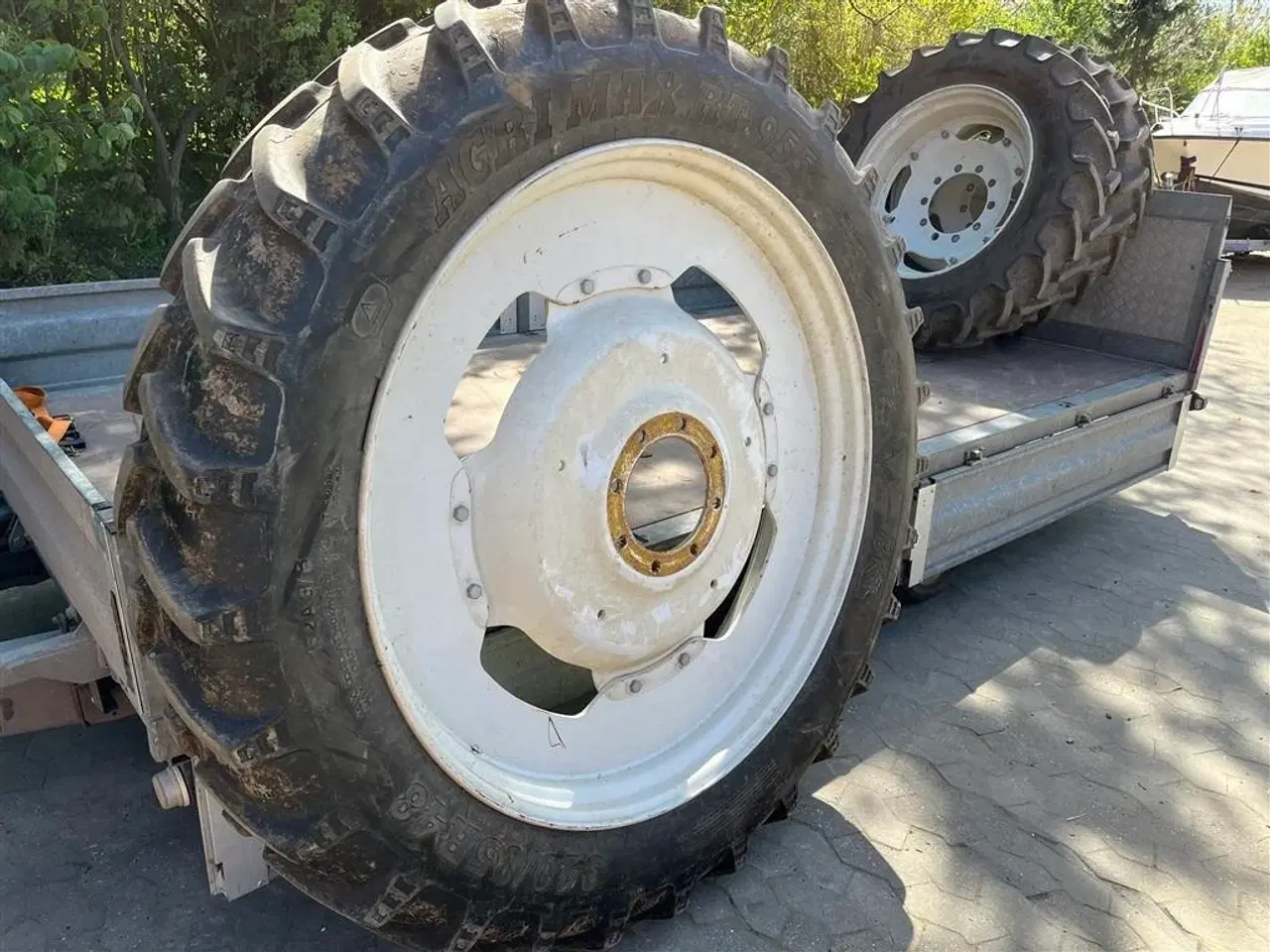 Billede 1 - BKT 340/85R48 For 320/90 R32 kompletsæt