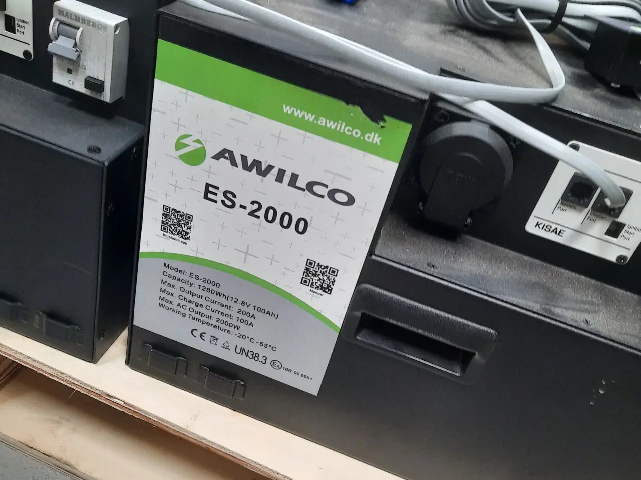 Billede 1 - inverter med indbygget batteri kan tilkoble solcel