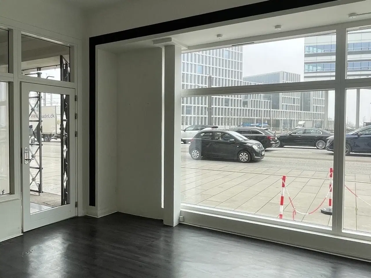 Billede 2 - Flot og synligt erhvervslejemål