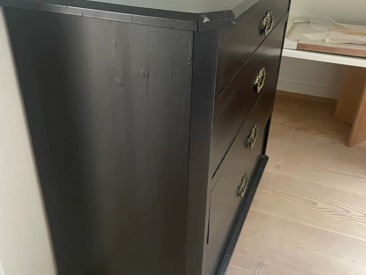 Billede 1 - Sort malet ældre kommode