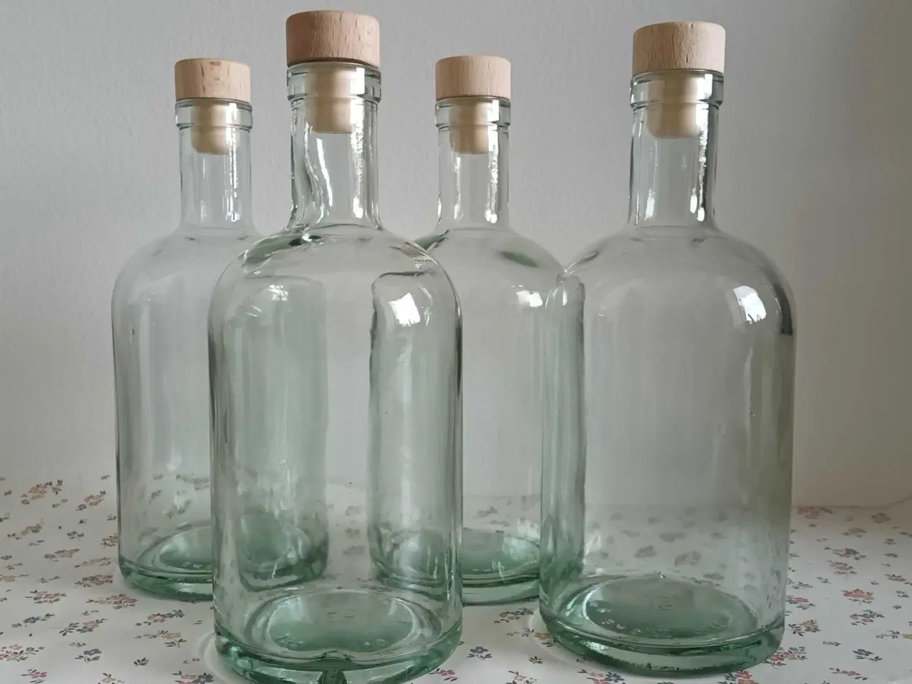 Billede 2 - 4 glasflasker med prop 50 cl