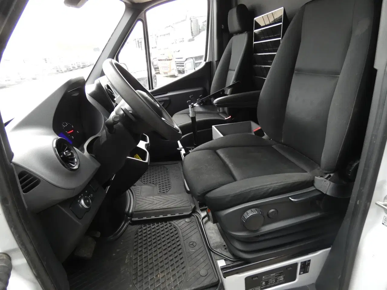 Billede 9 - Mercedes-Benz Sprinter 317 2,0 CDI A2 H2 RWD 9G-Tronic 170HK Van Aut.