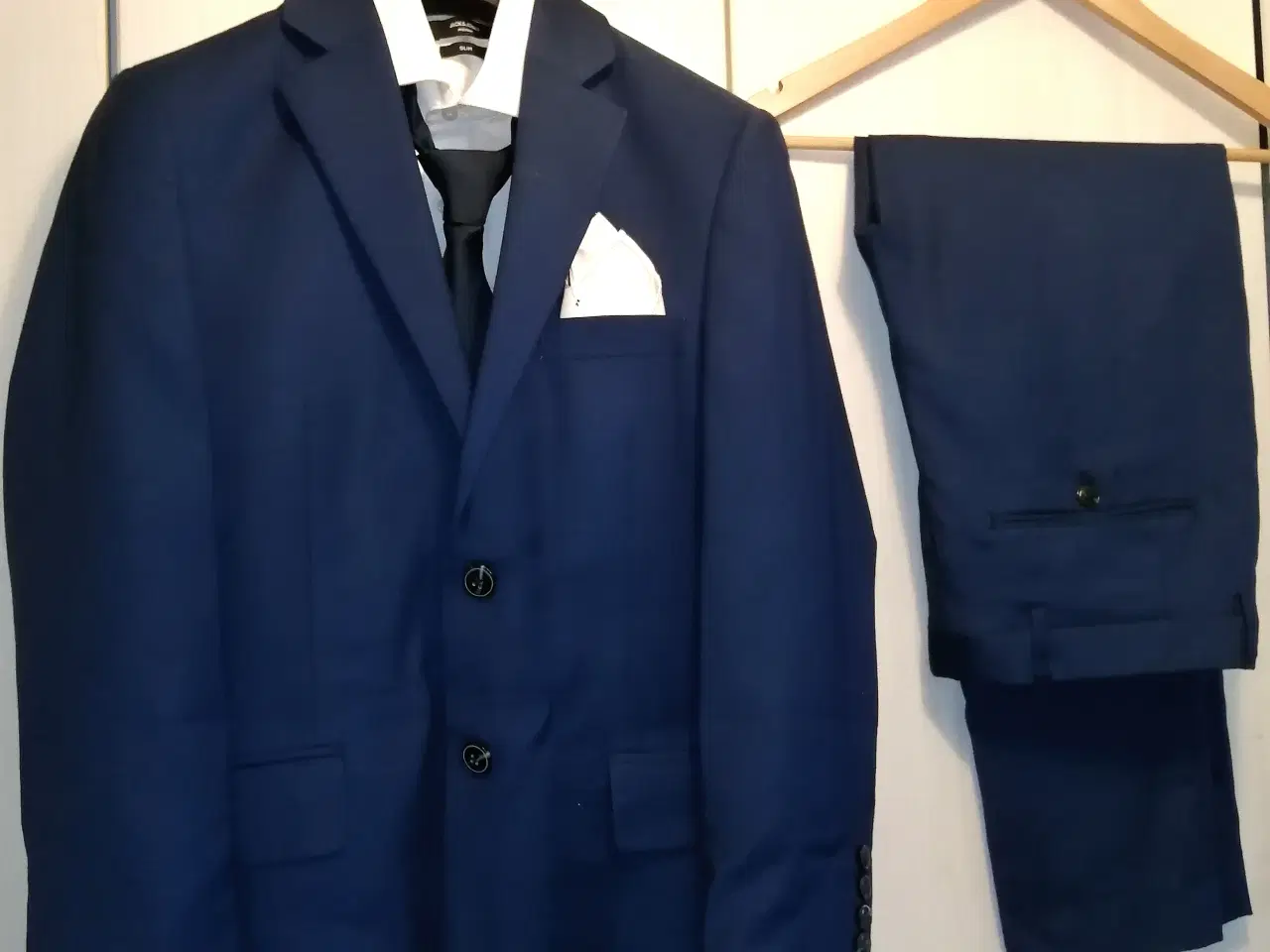 Billede 1 - Konfirmations jakkesæt