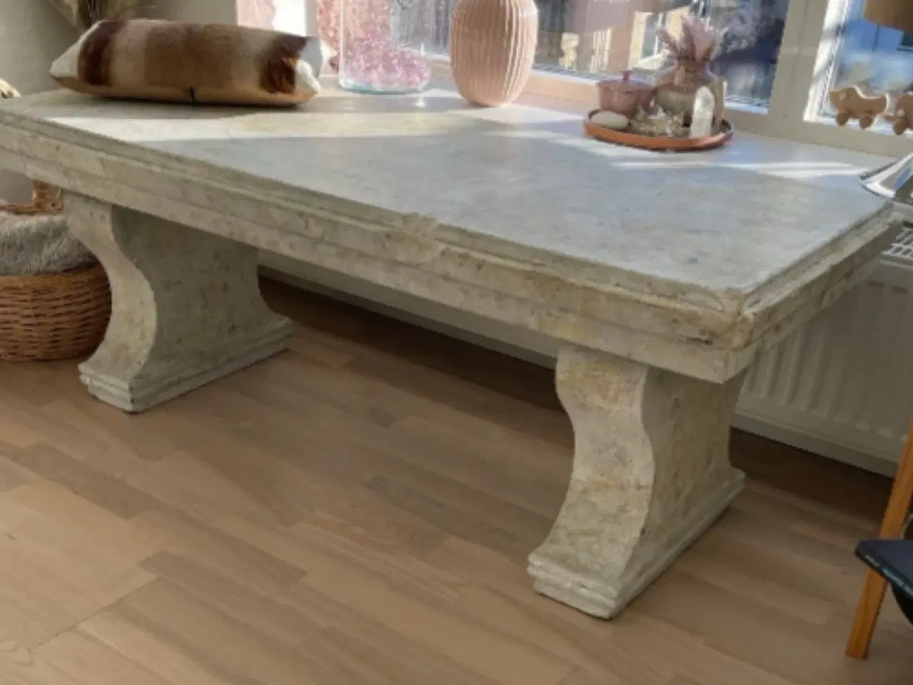 Billede 5 - “Marmorlook” træbænk-rekvisit fra kgl teater 