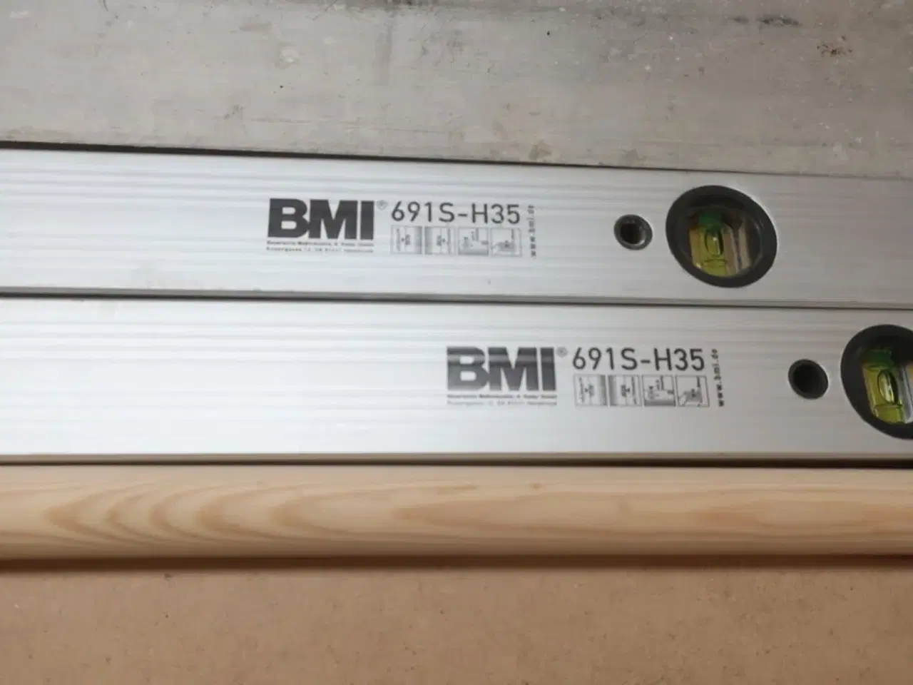 Billede 3 - 2 stk. vaterpas, retteskinne og kosteskaft