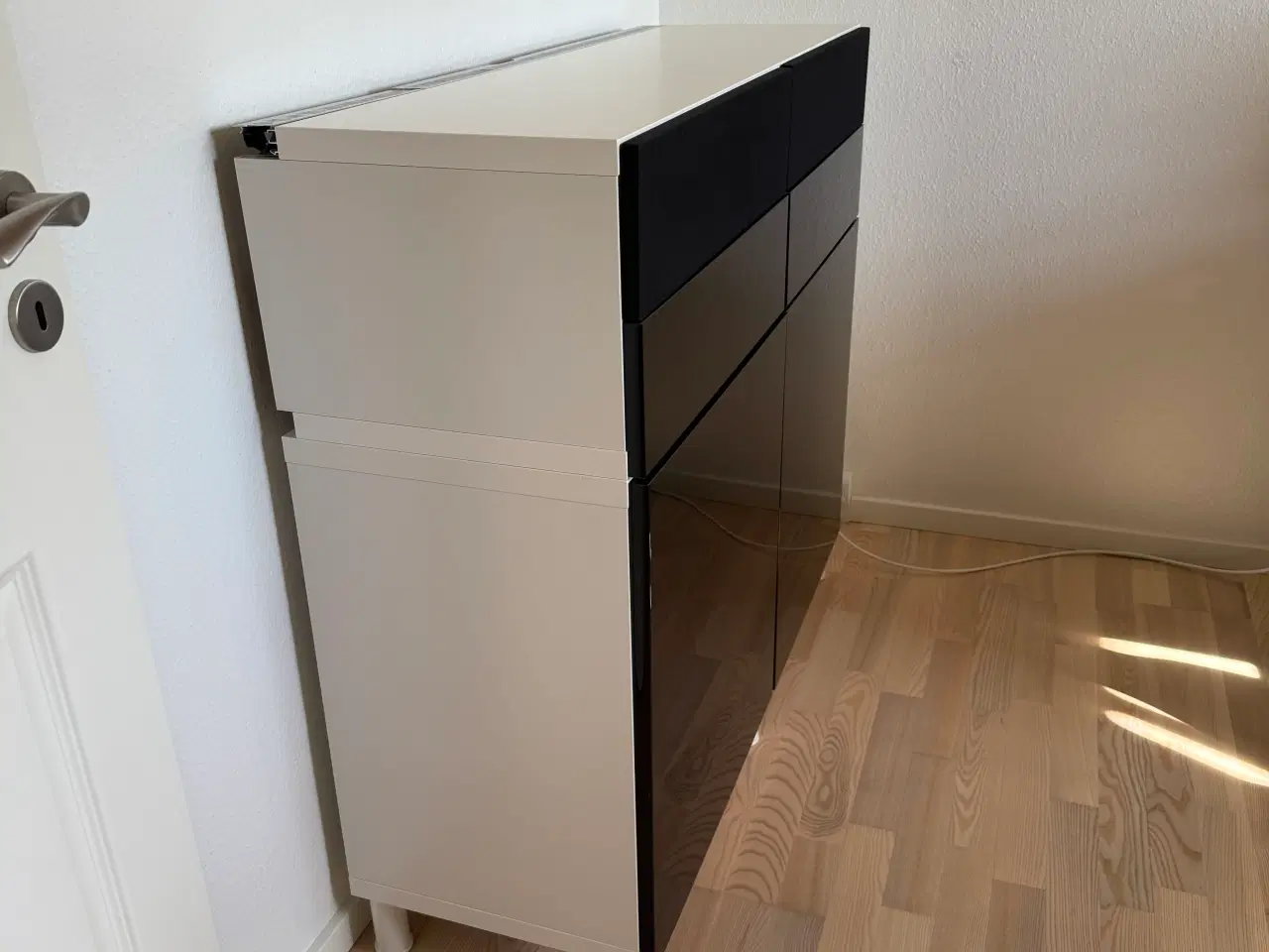 Billede 2 - Ikea bestå skab ned topmoduk