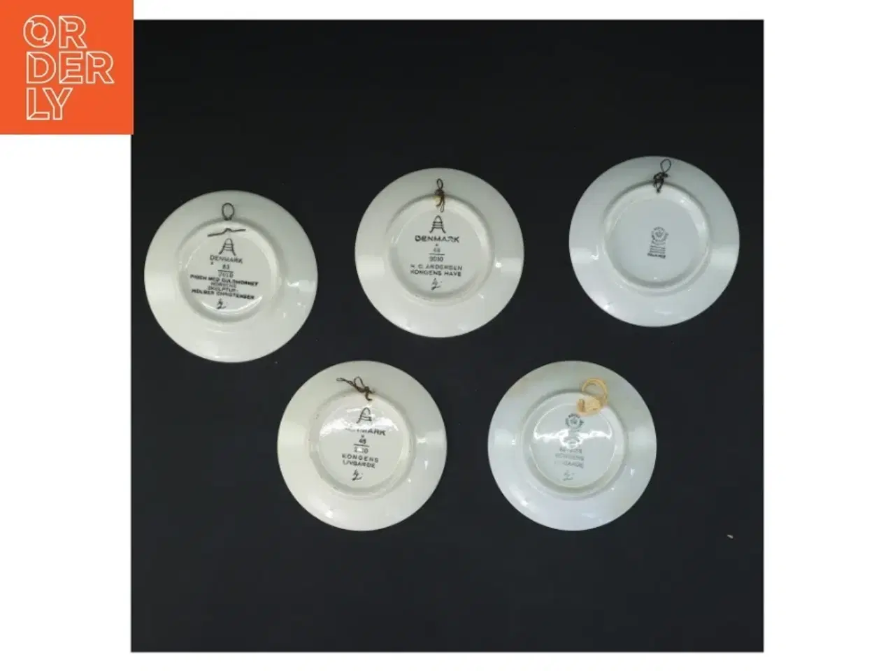 Billede 3 - Blå dekorative platter, 5 stk (str. 5 stk Ø 8,5 cm)