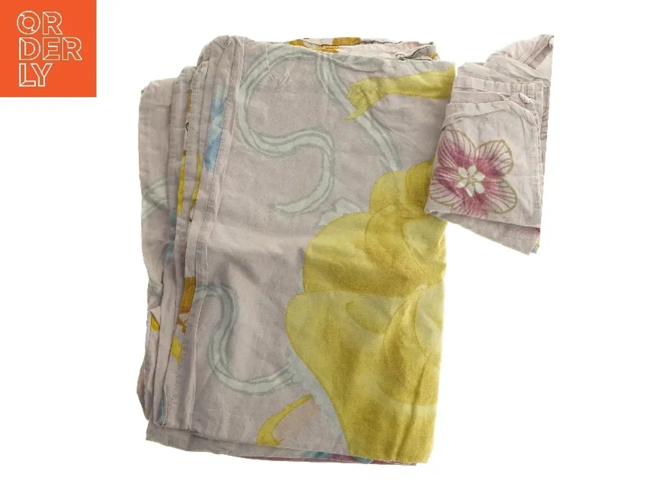 Billede 2 - Sæt sengetøj med prinsesse motiv (str. 61x55,5 & 130x180 cm)