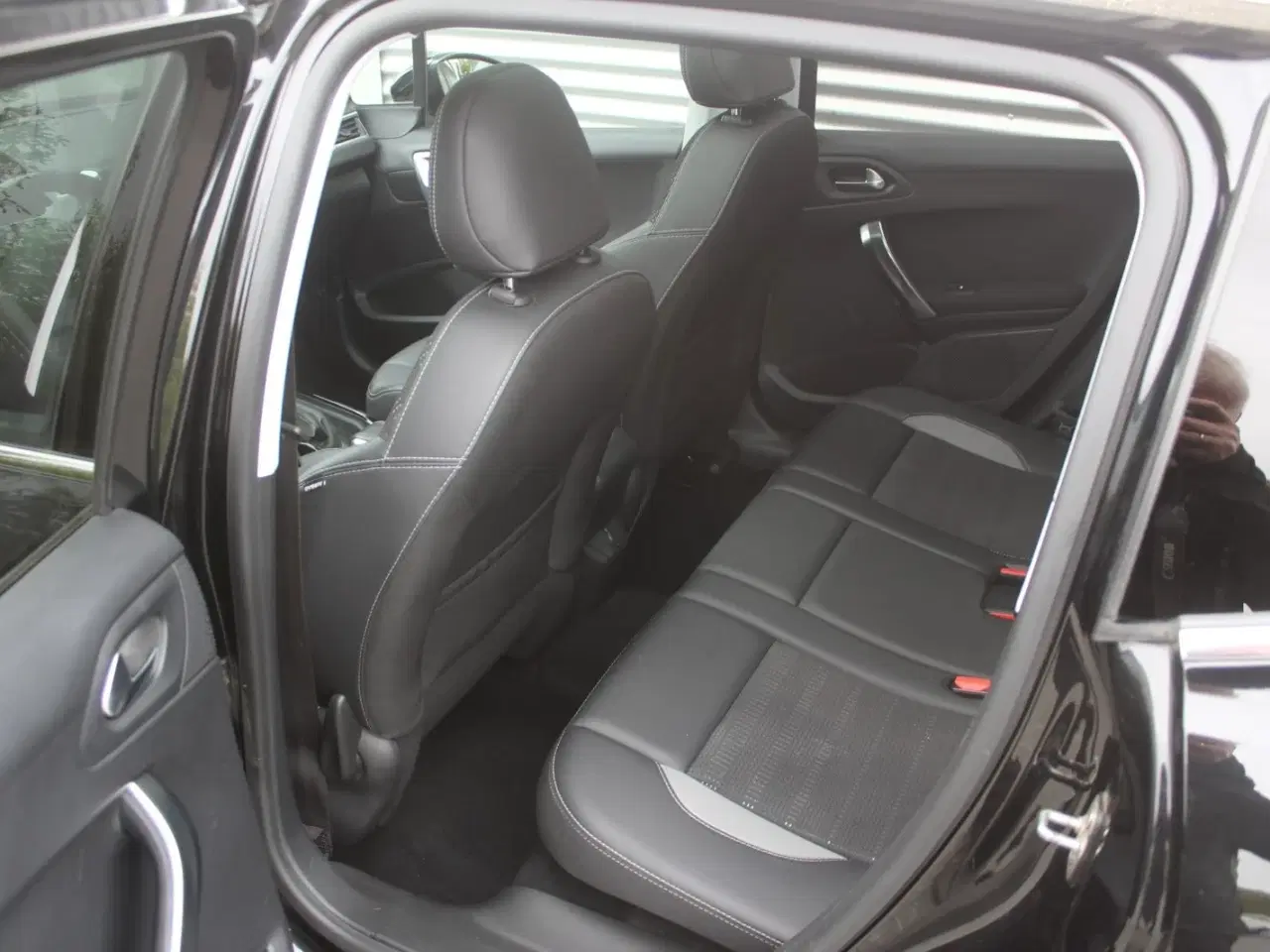Billede 6 - Peugeot 2008 1,6 BlueHDi 100 Allure Sky
