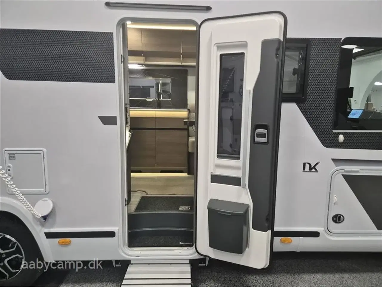 Billede 5 - 2026 - Benimar Amphitryon 967   Top model Fra Benimar med Alde Centralvarme