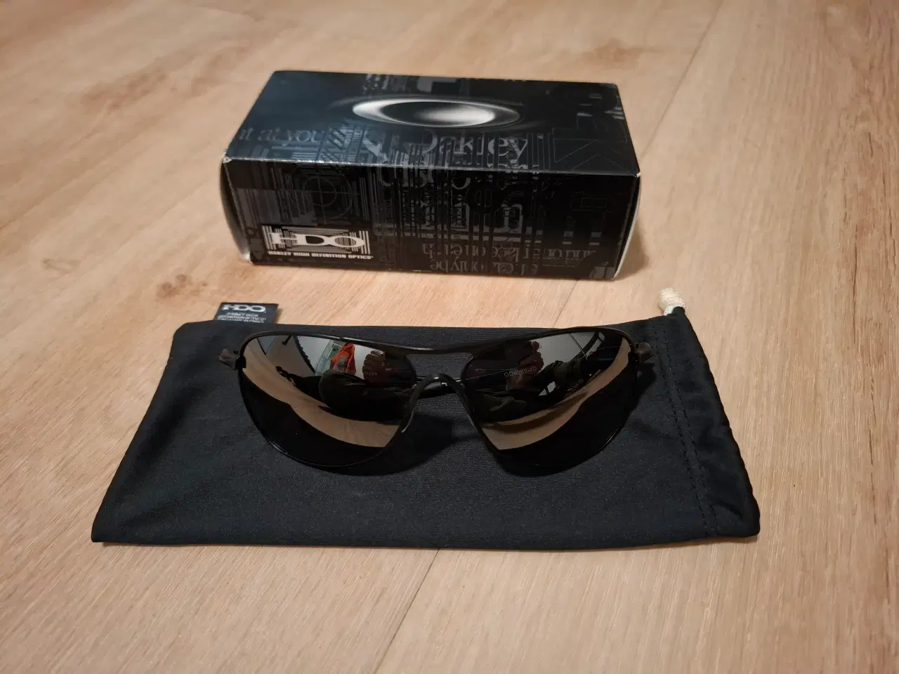 Billede 1 - Oakley solbriller "Crosshair" i matte sort