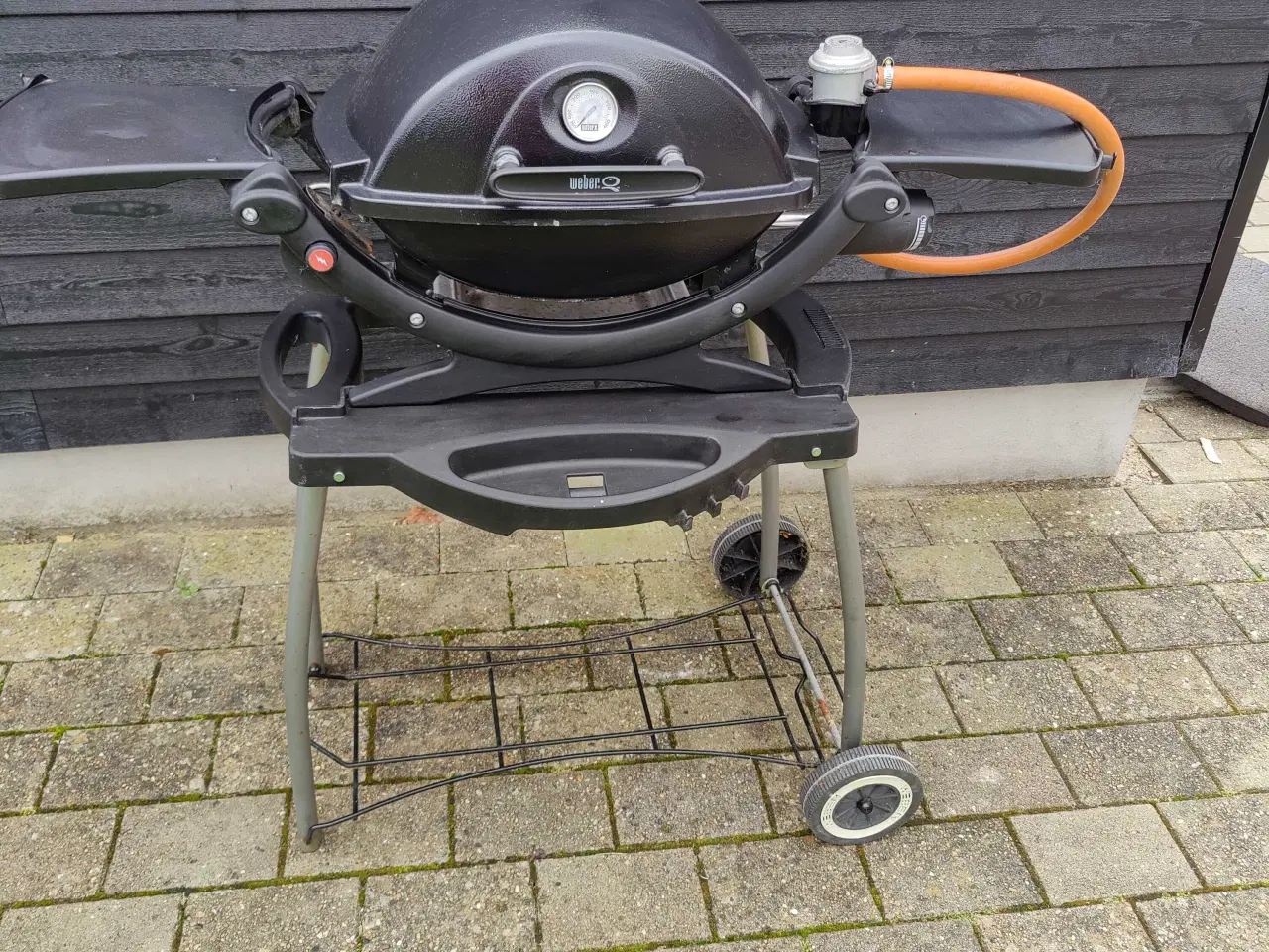 Billede 1 - Weber q1200 gasgrill med sammenklappelig bord