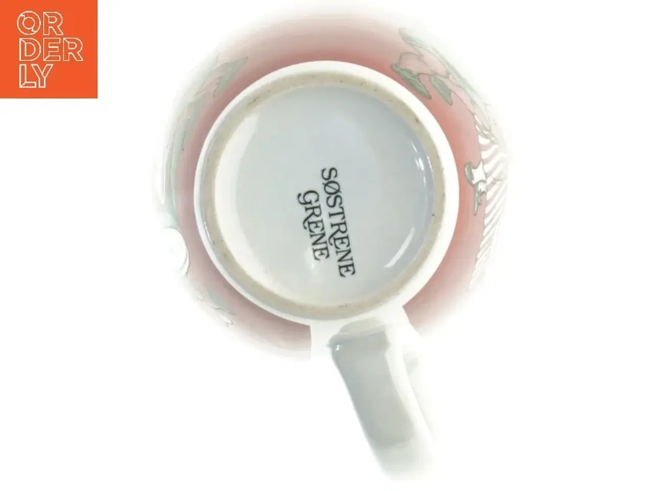 Billede 6 - Røde og hvide krus med jule dekoration fra Søstrene Grene (str. H. 9,5 cm. ø. 8,5 cm)