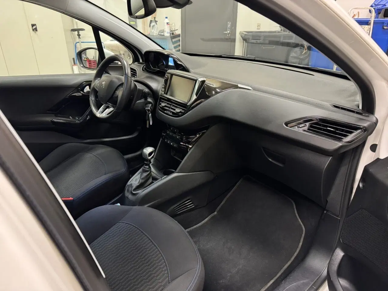 Billede 13 - Peugeot 208 1,5 BlueHDi 100 Signature Sky