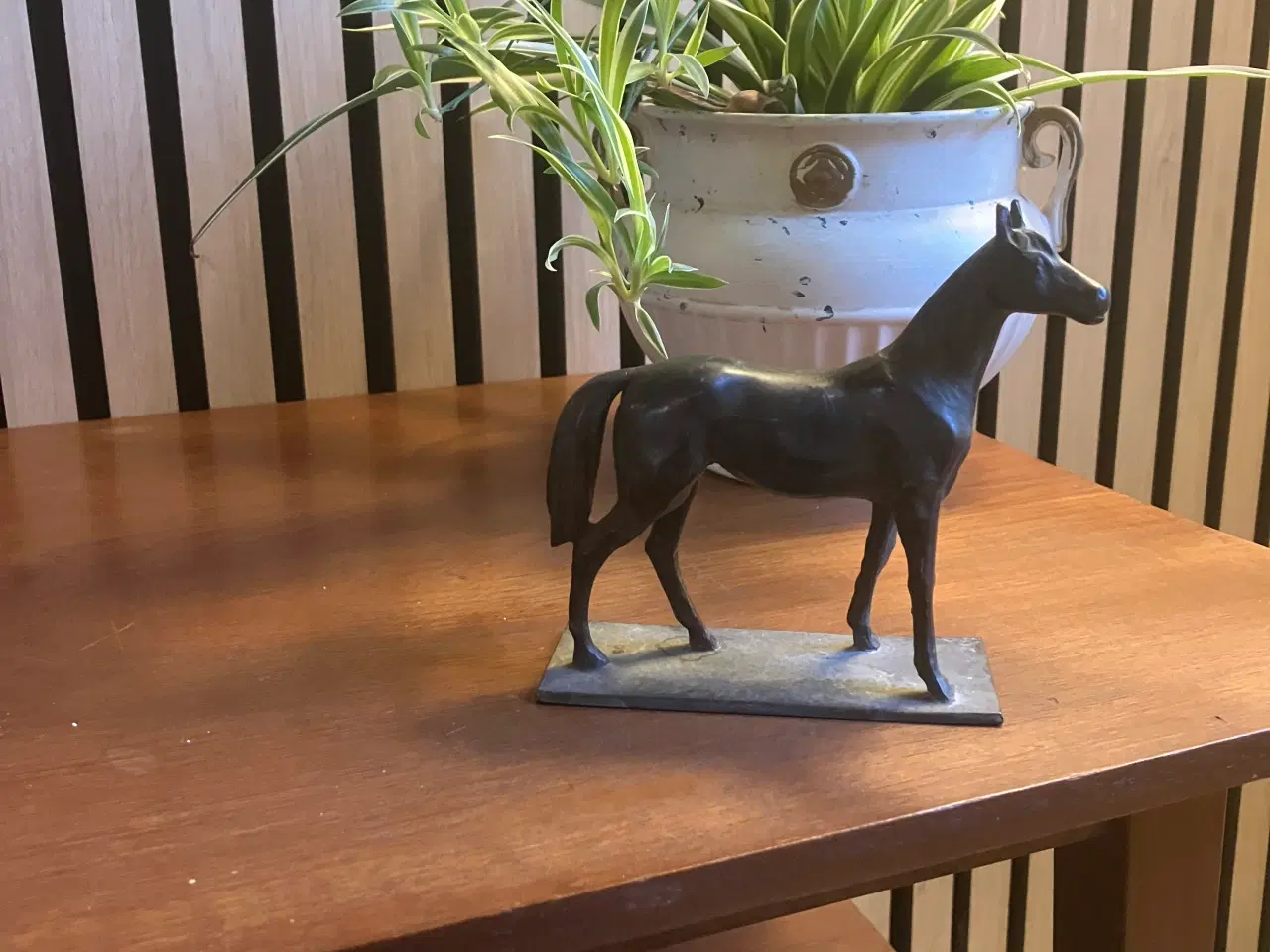 Billede 1 - Charmende hest i bronze eller bruneret messing