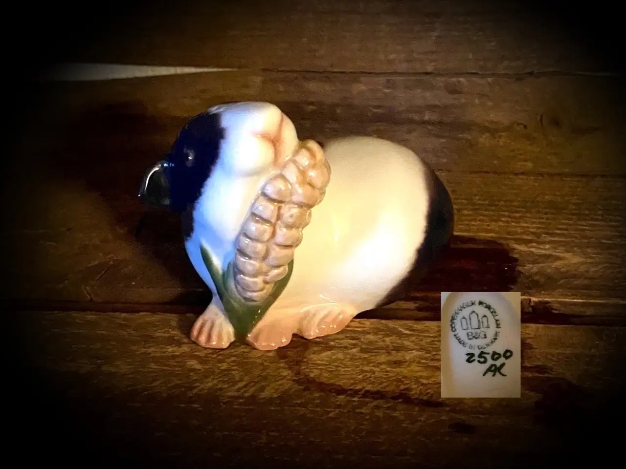 Billede 1 - * Bing & Grøndahl; Marsvin med salatblad (2500)