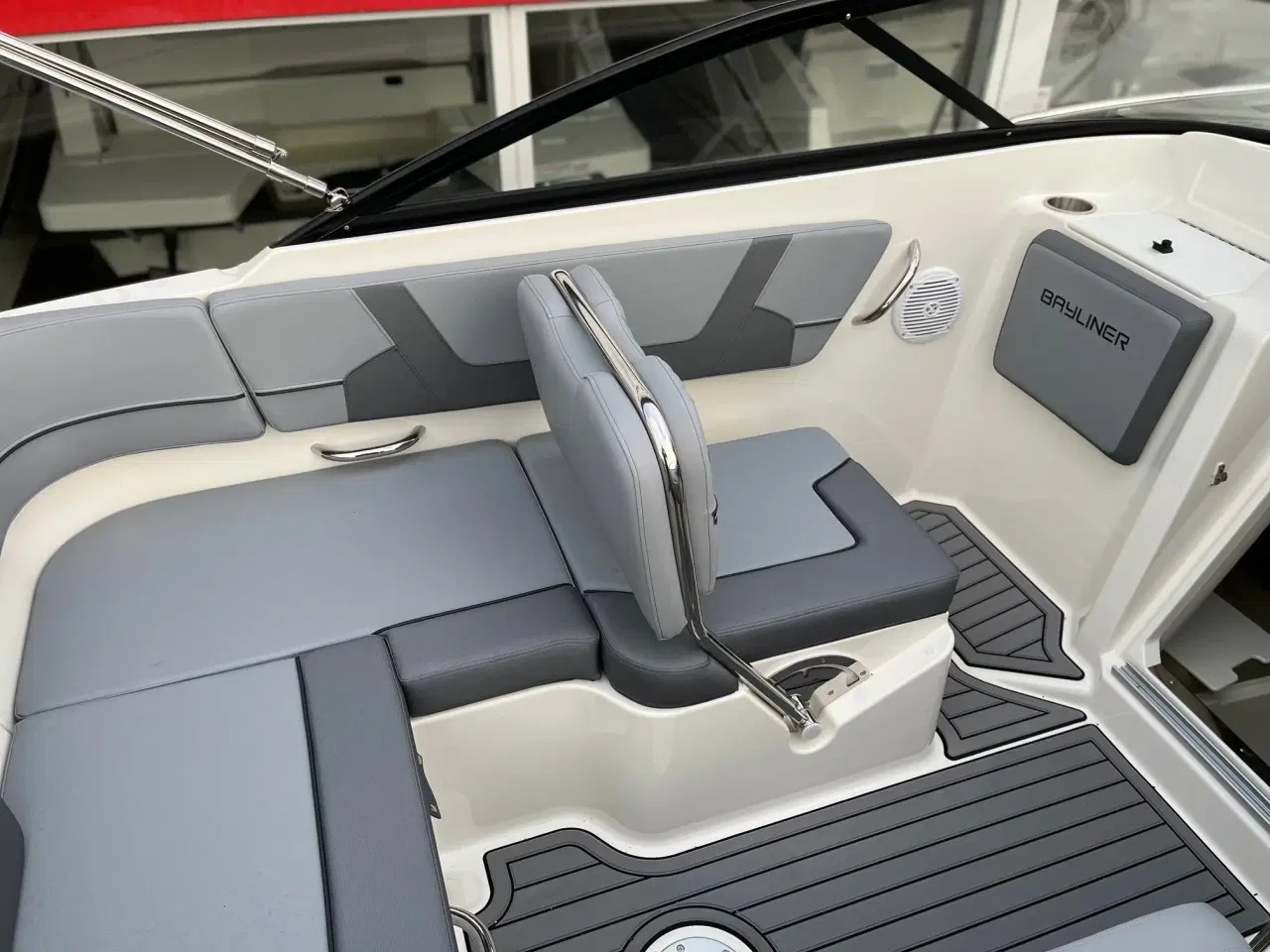 Billede 9 - Bayliner VR5 Cuddy med Mercury F200 XL-EFI DS V6 - inkl. udstyr - TILBUD