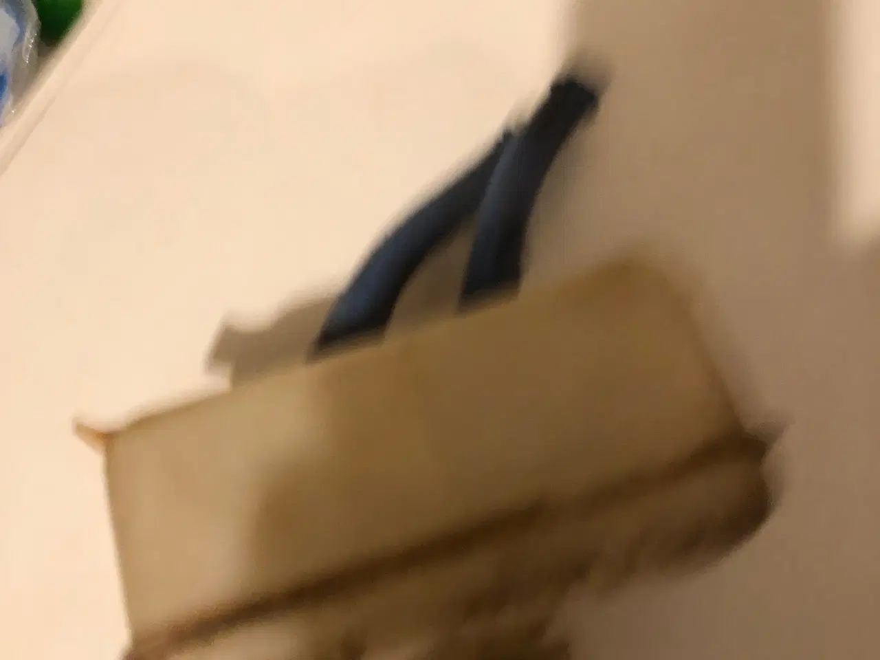 Billede 1 - bremsevæskebeholder