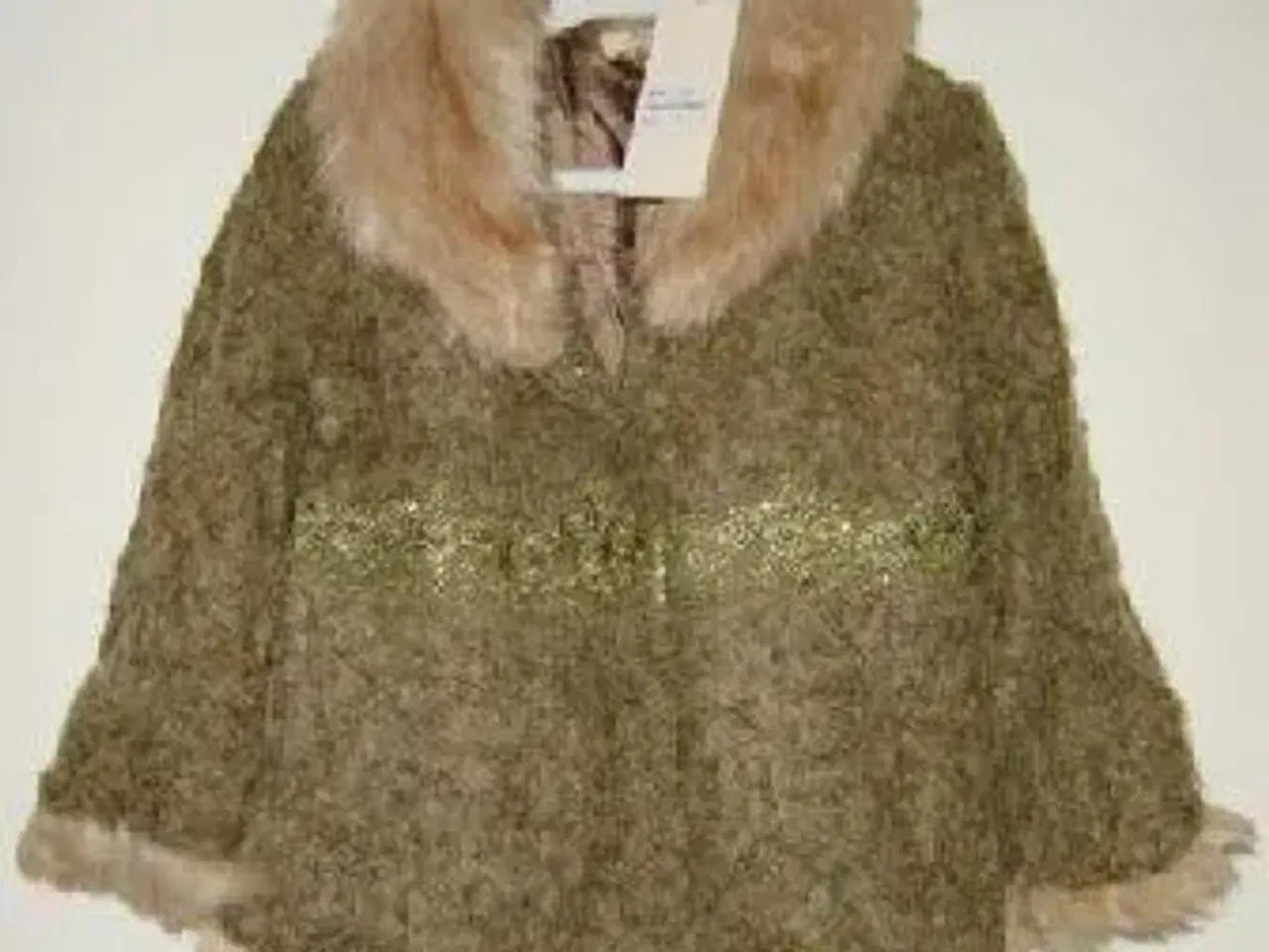 Billede 1 - ny flot grøn boucle jakke med pels i 2år