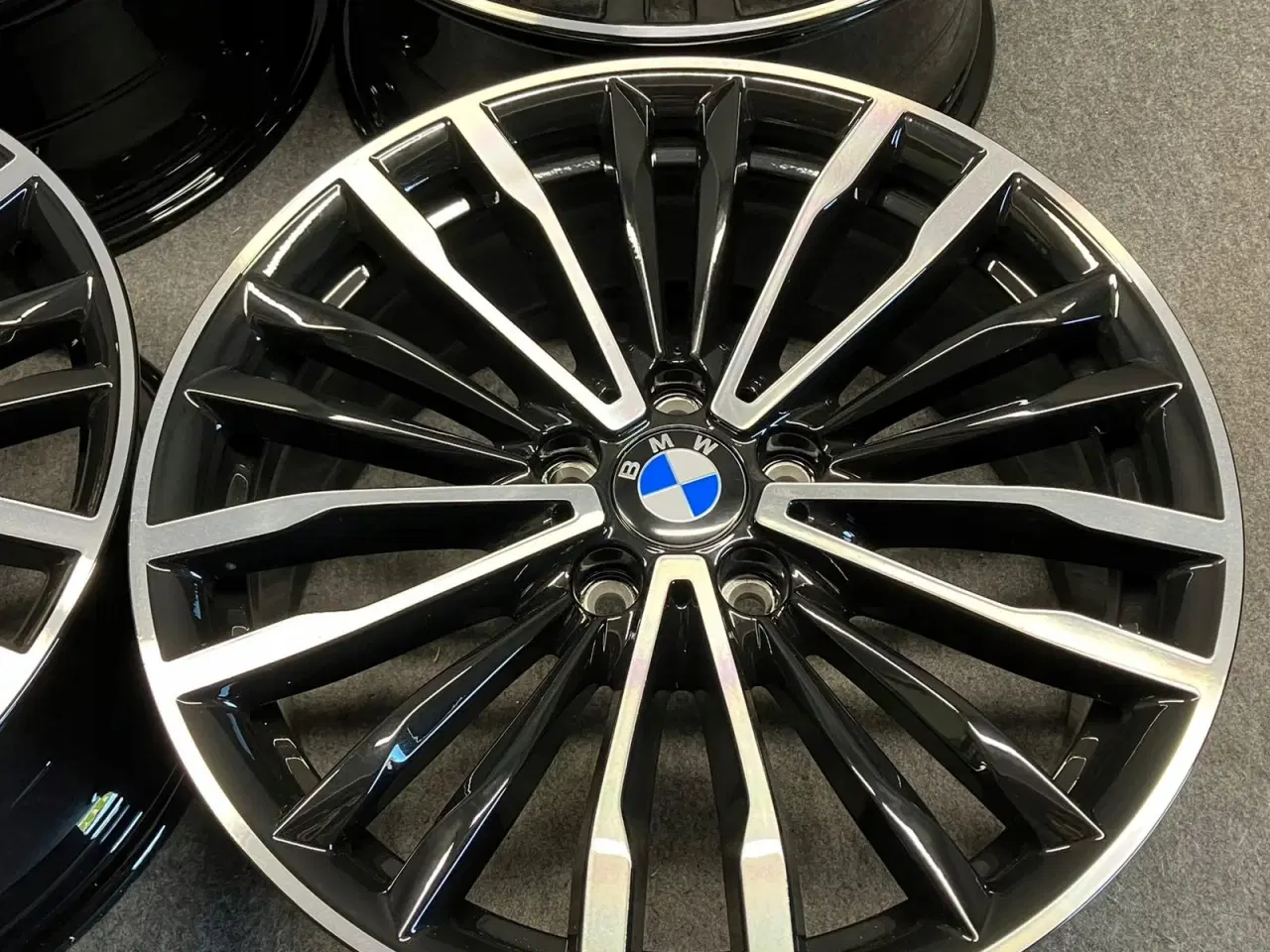 Billede 4 - ALUFÆLGE BMW 3 F30 F31 F32 F36 708 19"