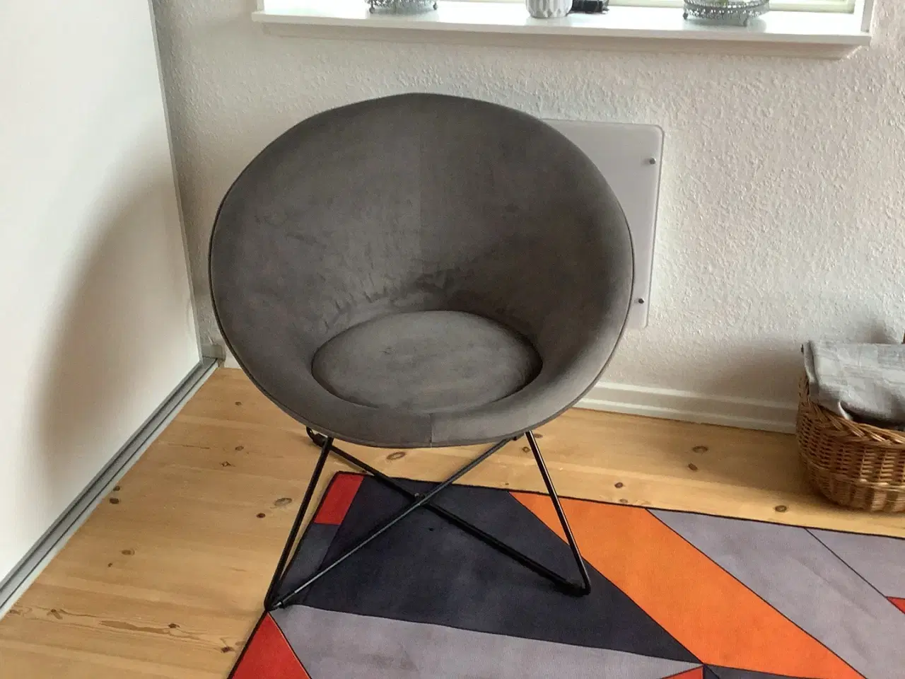 Billede 1 - Stol til ungdomsværelset grå velour 