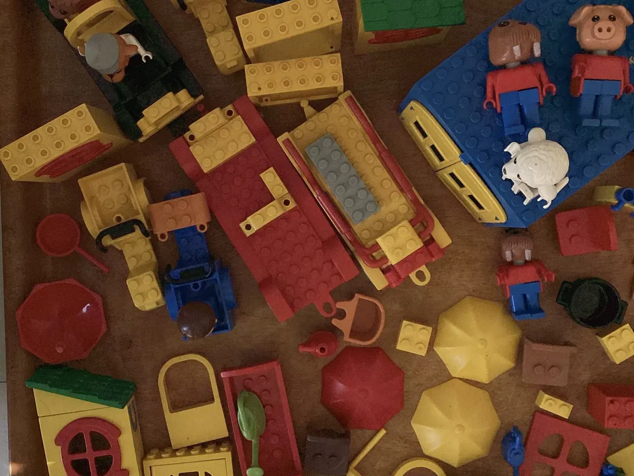 Billede 3 - Lego- Fabuland klodser, garage, køretøjer, figurer