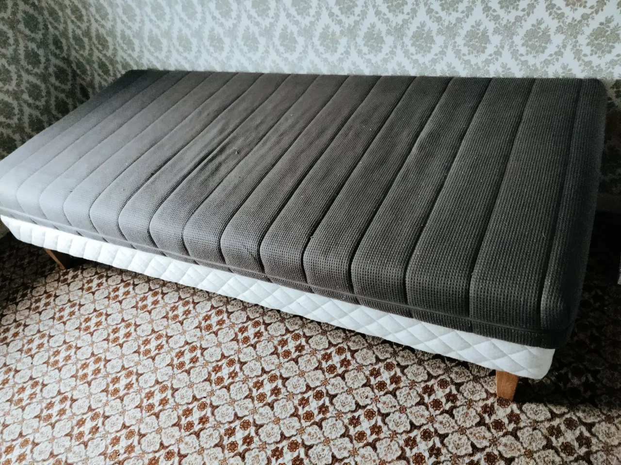 Billede 2 - 2 stk Gratis senge