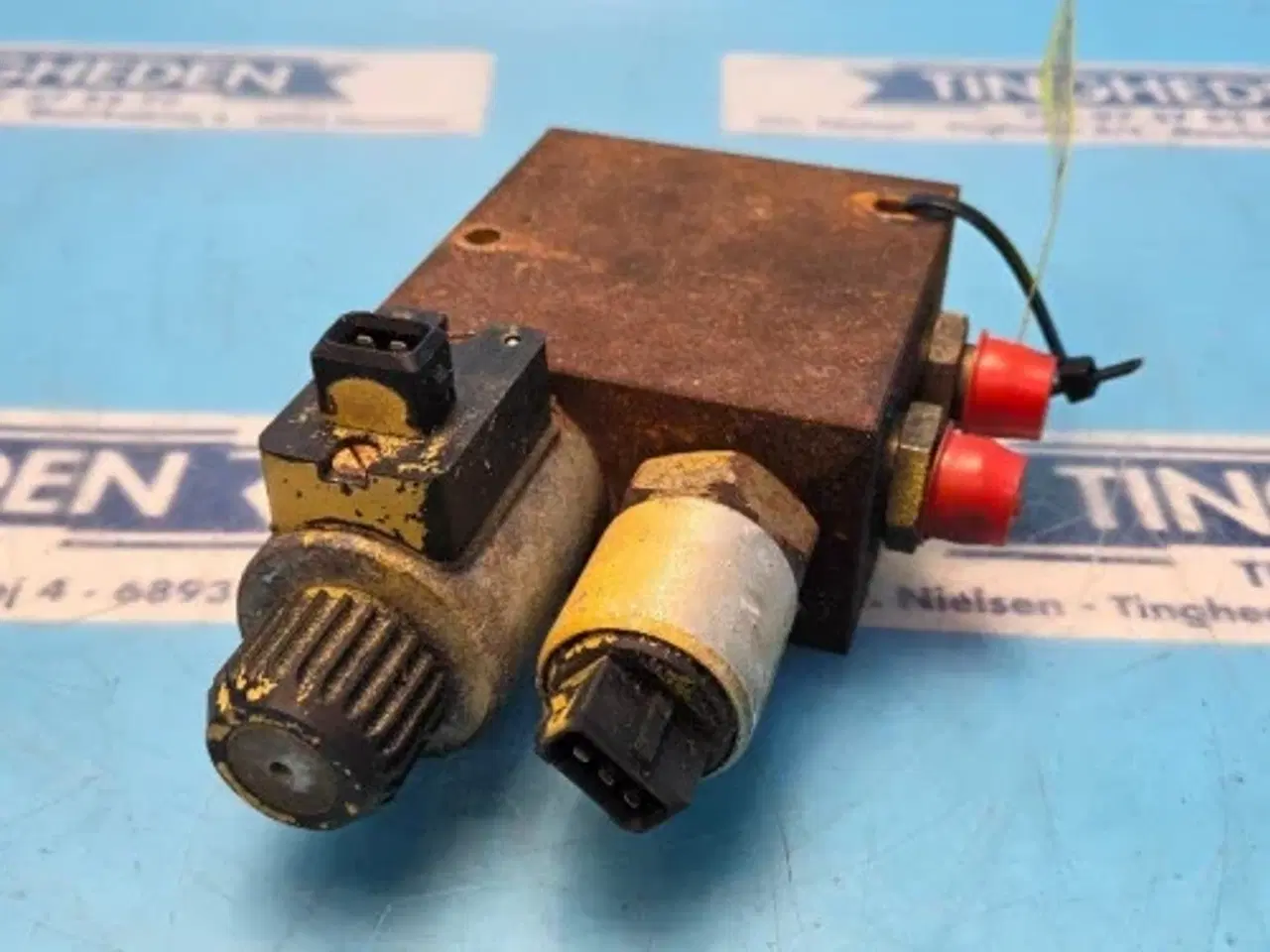 Billede 5 - New Holland TX68 Hydraulikventil 84097019