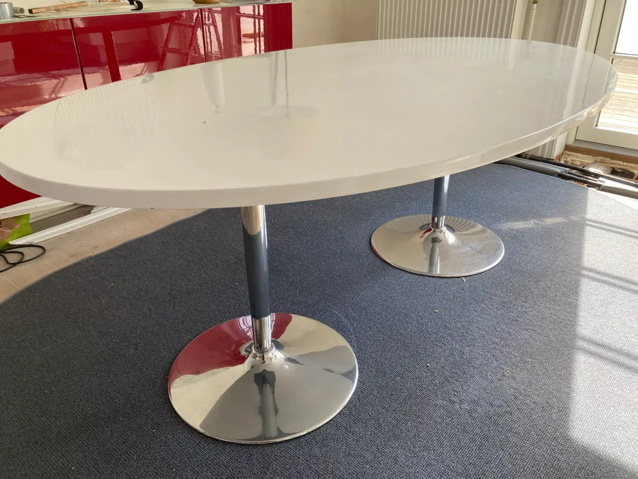 Billede 1 - Ovalt spisebord