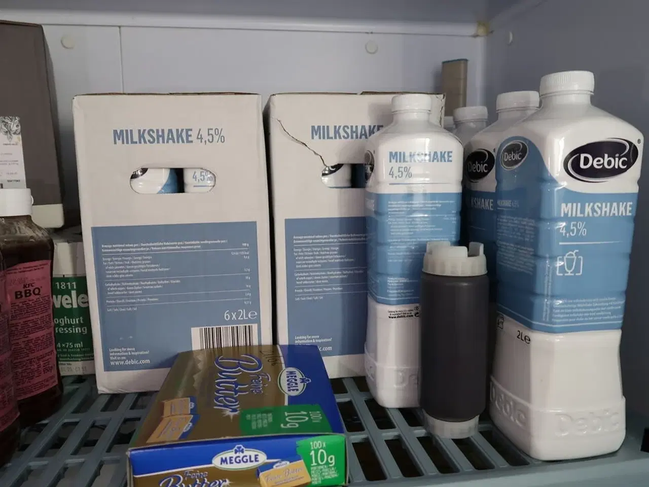 Billede 4 - Div. Varelager (varer som er gået på dato medfølger ikke) samt fødevarereol