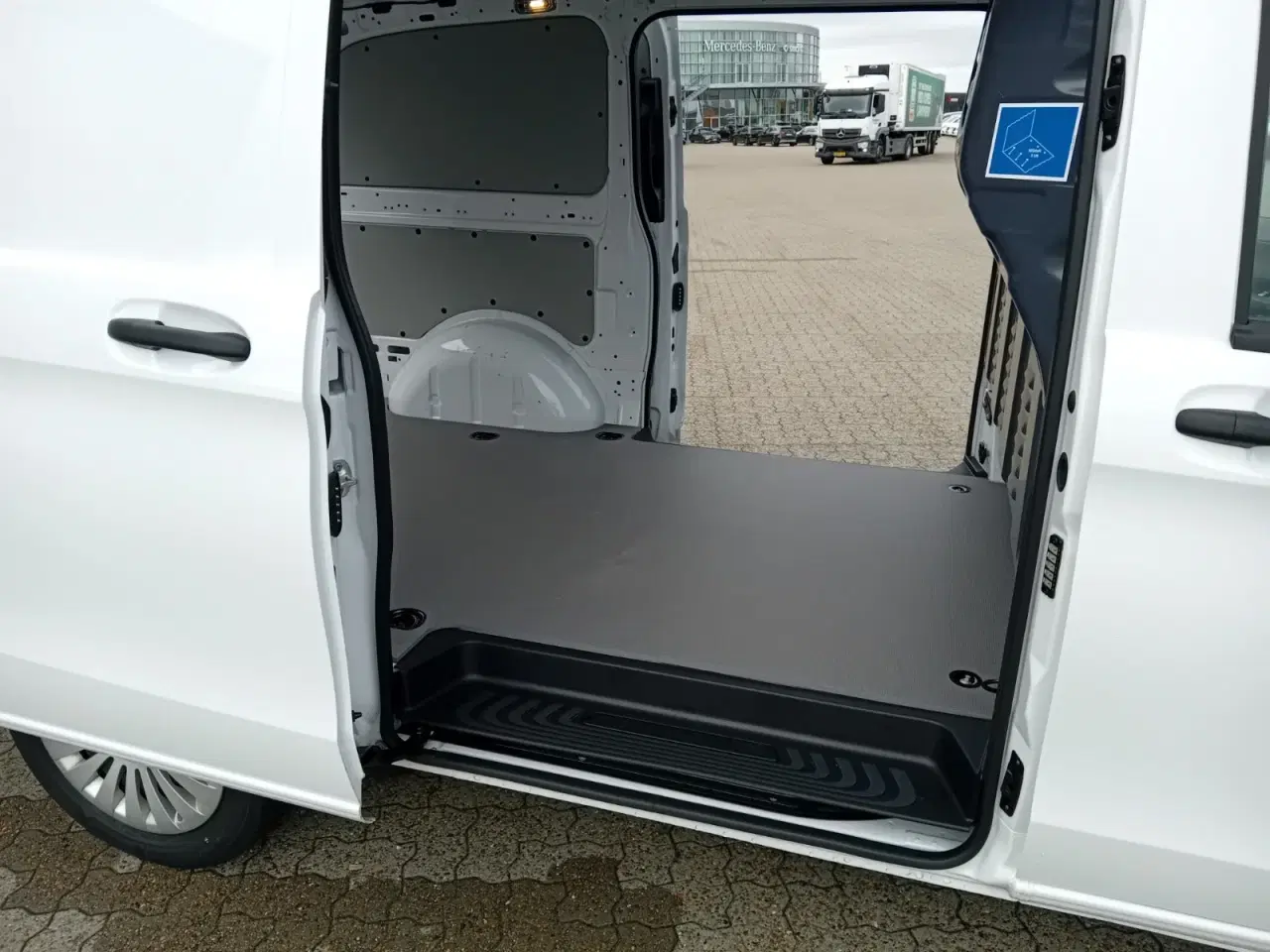 Billede 4 - Mercedes Vito 114 2,0 CDi A2 Kassevogn PRO aut. RWD
